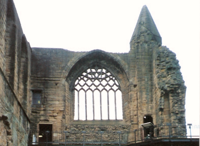 Dunfermline Abbey, Fife, Scotland - Photo by Susan Wallace
