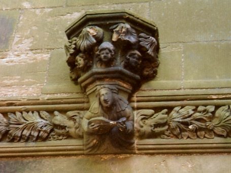 Carved minstrel at Linlithgow Palace, West Lothian, Scotland - Photo by Susan Wallace